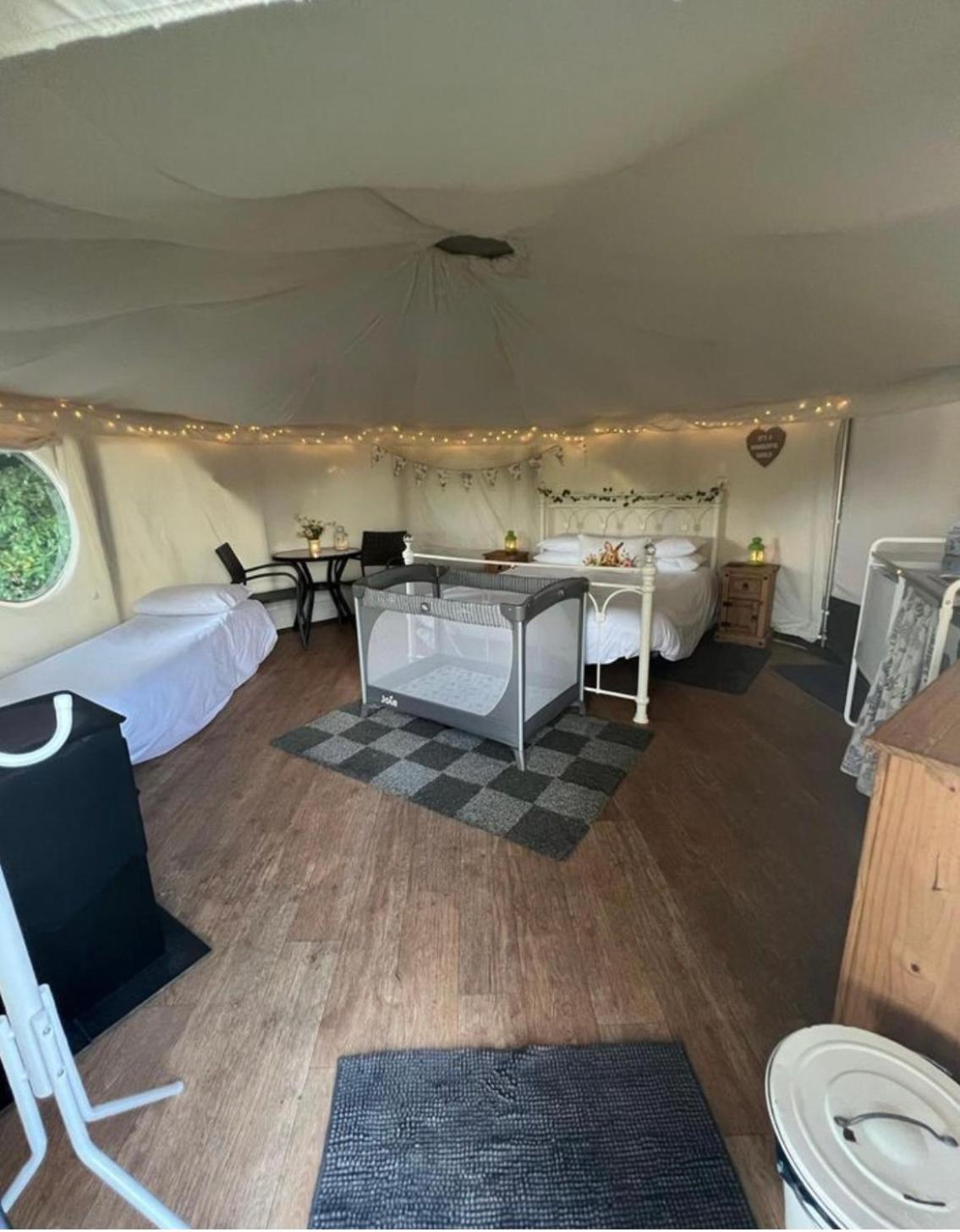 Old Dairy Farm Glamping Hotel Emsworth Buitenkant foto